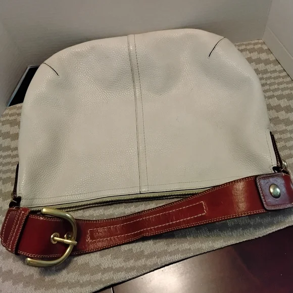 Coach Hobo Cream Pebbled Milled Cowhide Leather Satchel. - Picture 5 of 6